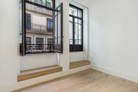 Apartamento T3  exclusivo e único, junto ao Mercado do Bolhão.