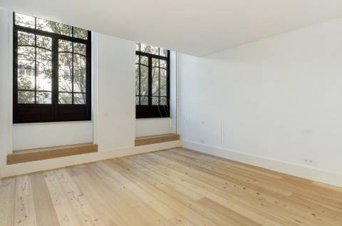 Apartamento T3  exclusivo e único, junto ao Mercado do Bolhão.