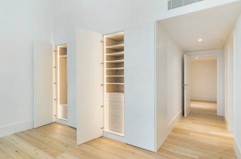 Apartamento T3  exclusivo e único, junto ao Mercado do Bolhão.