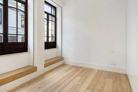 Apartamento T3  exclusivo e único, junto ao Mercado do Bolhão.
