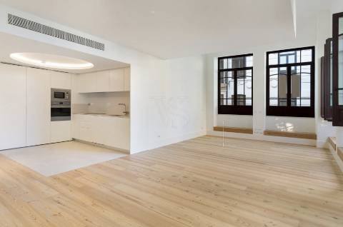 Apartamento T3  exclusivo e único, junto ao Mercado do Bolhão.