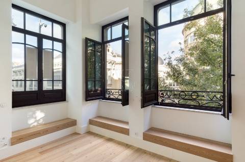 Apartamento T3  exclusivo e único, junto ao Mercado do Bolhão.