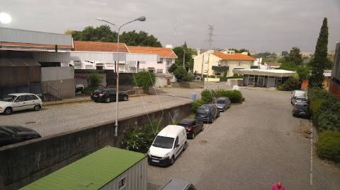 Escritório para arrendar com 178m2 no centro empresarial SARCOL