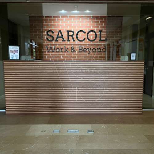 Escritório para arrendar com 178m2 no centro empresarial SARCOL