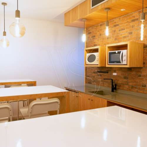 Escritório para arrendar com 178m2 no centro empresarial SARCOL