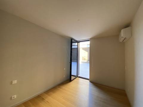 Apartamento T3 de Luxo  c/ Terraço de 94.29m2  - The YARD (Jardins d´Arrábida)