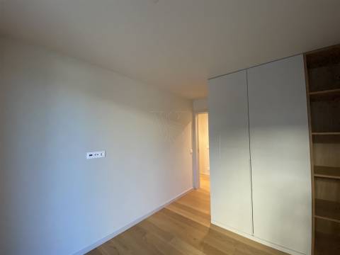 Apartamento T3 de Luxo  c/ Terraço de 94.29m2  - The YARD (Jardins d´Arrábida)