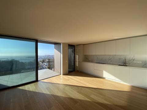 Apartamento T4 de Luxo  c/ 2 suites  e varanda de 15m2  - The YARD (Jardins d´Arrábida)