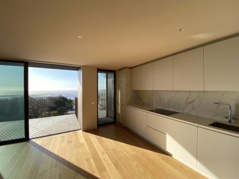 Apartamento T4 de Luxo  c/ 2 suites  e varanda de 15m2  - The YARD (Jardins d´Arrábida)