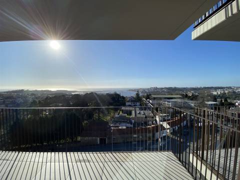 Apartamento T4 de Luxo  c/ 2 suites  e varanda de 15m2  - The YARD (Jardins d´Arrábida)