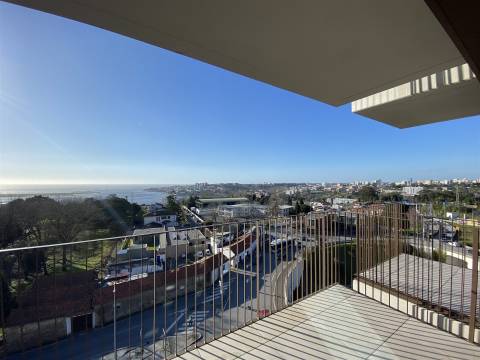 Apartamento T4 de Luxo  c/ 2 suites  e varanda de 15m2  - The YARD (Jardins d´Arrábida)