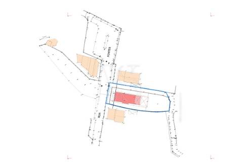 Terreno com Projeto Aprovado para Moradia de 4 Frentes