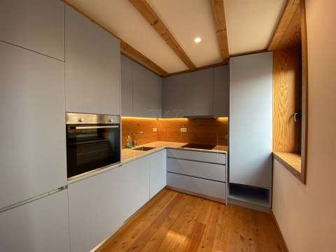 Duplex T2 Único em Frente ao Museu de Serralves – 100 m do MetroBus