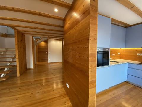 Duplex T2 Único em Frente ao Museu de Serralves – 100 m do MetroBus