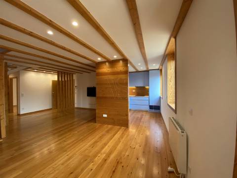 Duplex T2 Único em Frente ao Museu de Serralves – 100 m do MetroBus