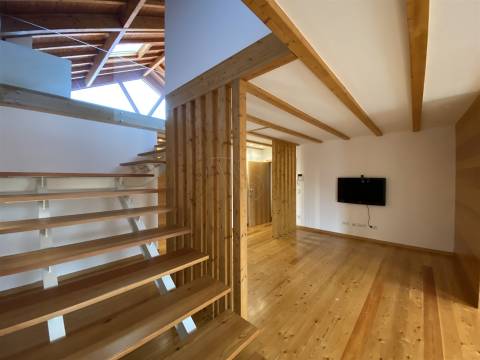 Duplex T2 Único em Frente ao Museu de Serralves – 100 m do MetroBus