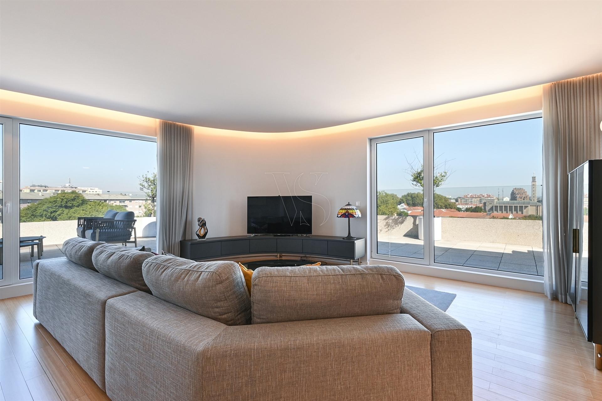 Viva no Topo: Penthouse Exclusiva junto ao Estádio do Dragão