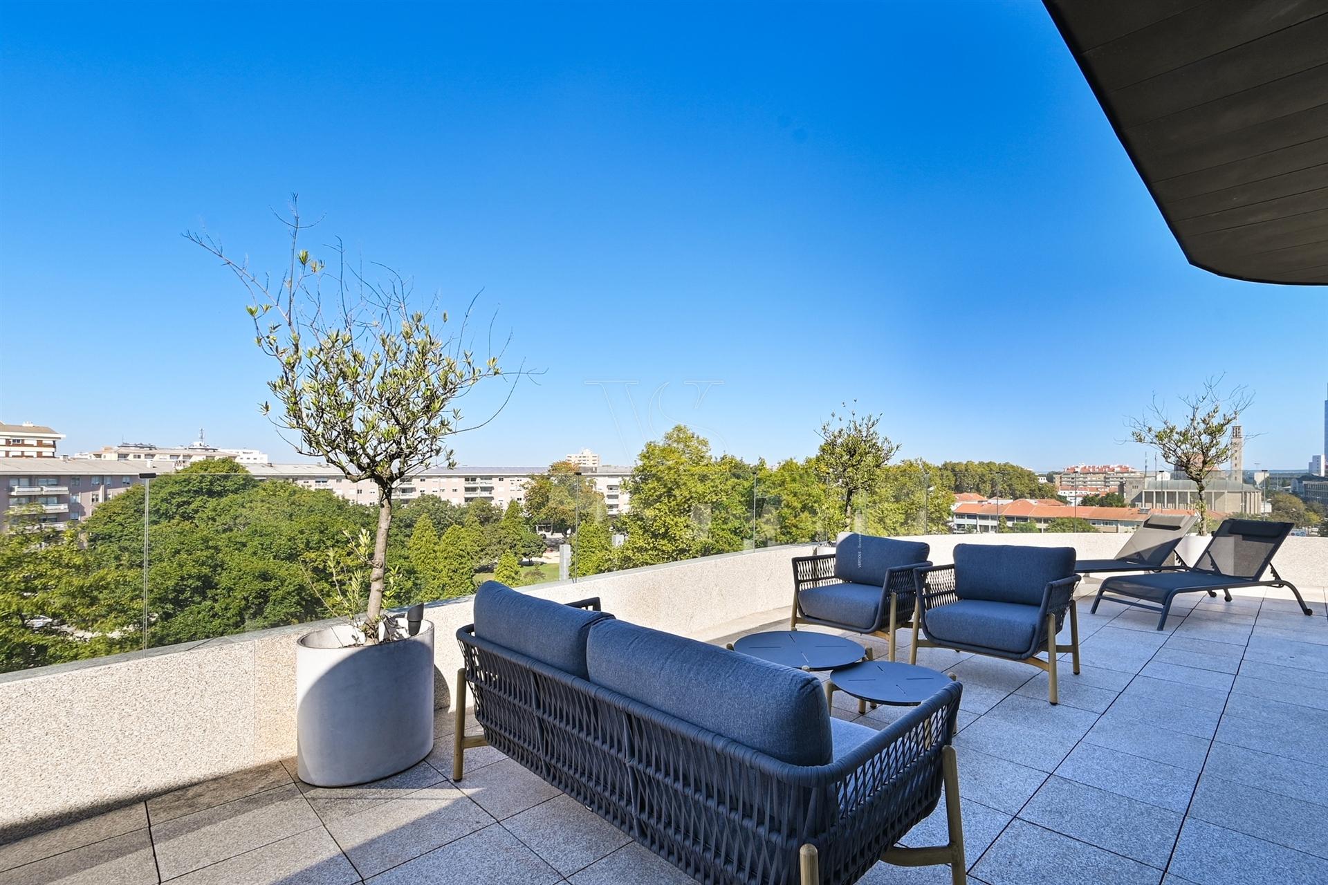 Viva no Topo: Penthouse Exclusiva junto ao Estádio do Dragão