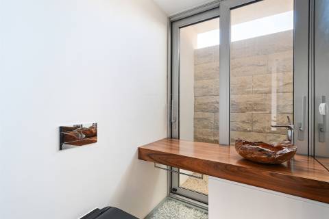 Moradia T6 de Luxo c/ Piscina - Lote de 1.500 m² — A 100 m da Praia de Valadares