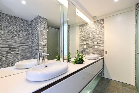 Moradia T6 de Luxo c/ Piscina - Lote de 1.500 m² — A 100 m da Praia de Valadares