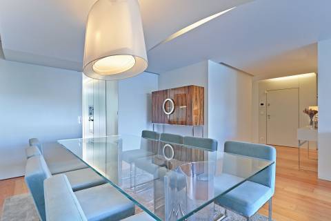 Apartamento T4 com 192 m² e Vista Panorâmica sobre o Douro e o Porto