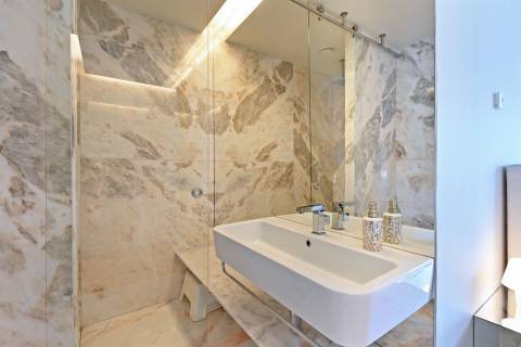 Apartamento T4 com 192 m² e Vista Panorâmica sobre o Douro e o Porto