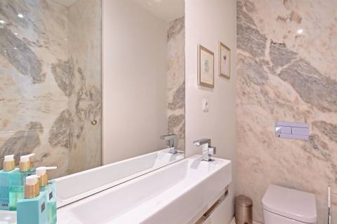 Apartamento T4 com 192 m² e Vista Panorâmica sobre o Douro e o Porto