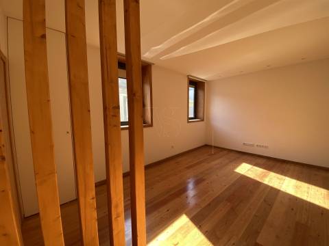 T2 Único em Frente ao Museu de Serralves – 100 m do MetroBus