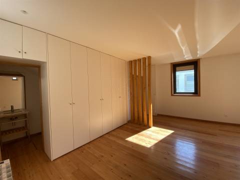 T2 Único em Frente ao Museu de Serralves – 100 m do MetroBus