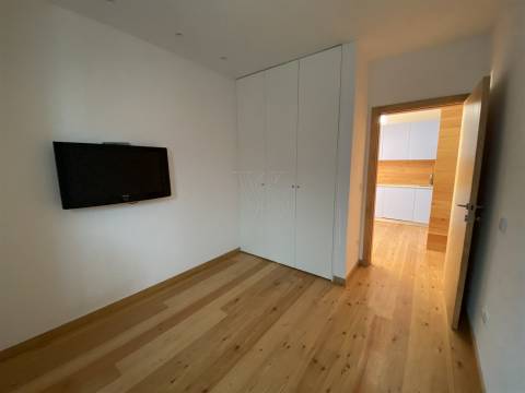 T2 Único em Frente ao Museu de Serralves – 100 m do MetroBus