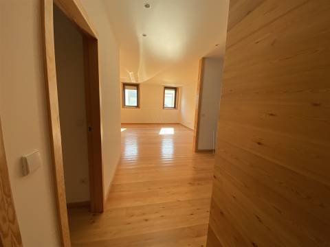 T2 Único em Frente ao Museu de Serralves – 100 m do MetroBus