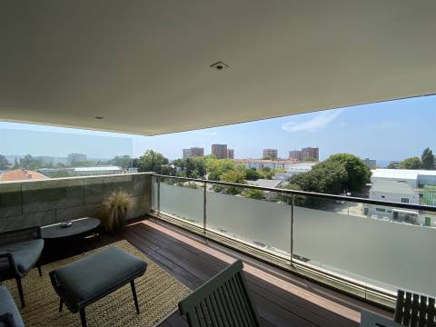 Apartamento T4 de Luxo nos Pinhais da Foz, Porto — Um Refúgio Urbano de Elegância e Tranquilidade