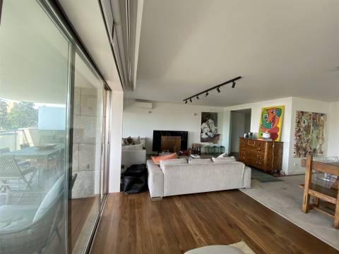 Apartamento T4 de Luxo nos Pinhais da Foz, Porto — Um Refúgio Urbano de Elegância e Tranquilidade