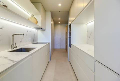 T3 Renovado – Elegância e Conforto nos Pinhais da Foz