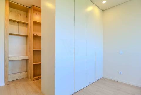 T3 Renovado – Elegância e Conforto nos Pinhais da Foz