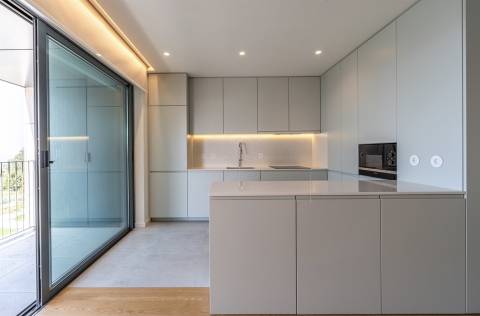 T3 Exclusivo em Condomínio Fechado com Piscina e Vista Mar - Vila Nova de Gaia