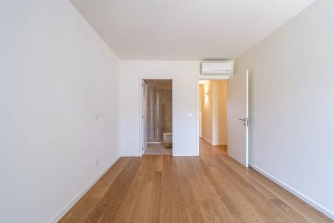 T3 Exclusivo em Condomínio Fechado com Piscina e Vista Mar - Vila Nova de Gaia