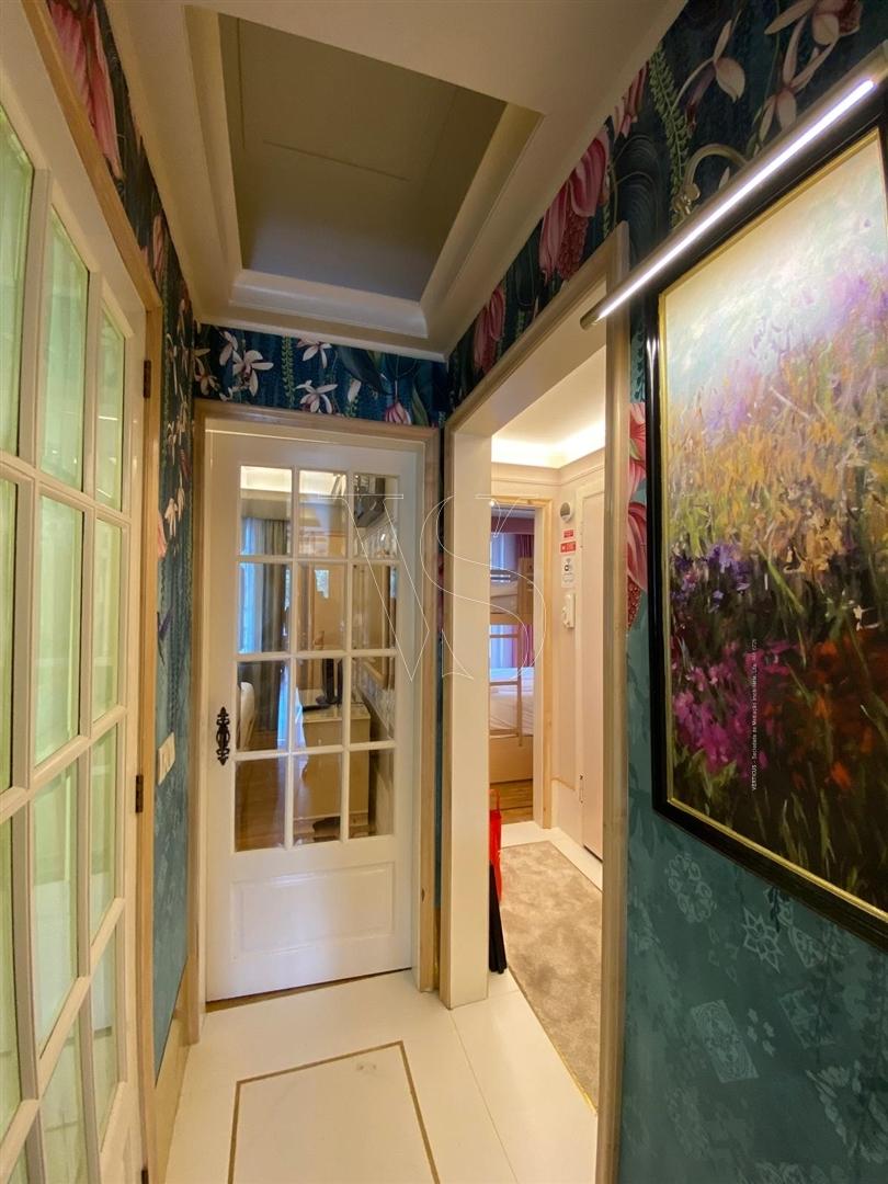 T2 Renovado com Logradouro – AL Ativa – Metro Lapa à Porta - Porto