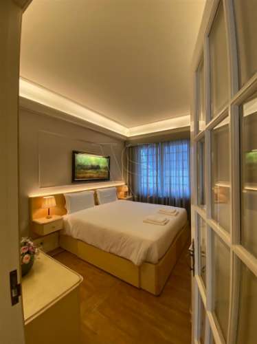 T2 Renovado com Logradouro – AL Ativa – Metro Lapa à Porta - Porto