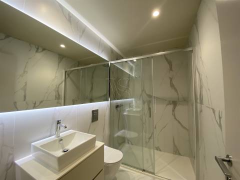 O Seu Refúgio com Terraço Privativo nos Jardins d’Arrábida, Vila Nova de Gaia