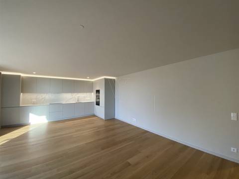 O Seu Refúgio com Terraço Privativo nos Jardins d’Arrábida, Vila Nova de Gaia