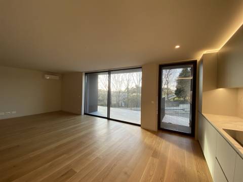 O Seu Refúgio com Terraço Privativo nos Jardins d’Arrábida, Vila Nova de Gaia