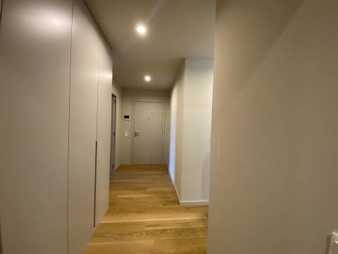 O Seu Refúgio com Terraço Privativo nos Jardins d’Arrábida, Vila Nova de Gaia