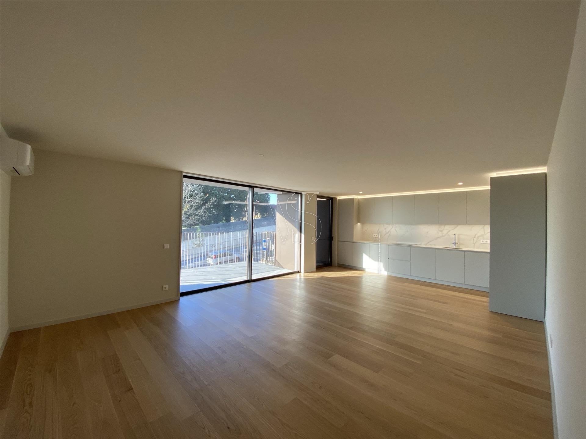 O Seu Refúgio com Terraço Privativo nos Jardins d’Arrábida, Vila Nova de Gaia