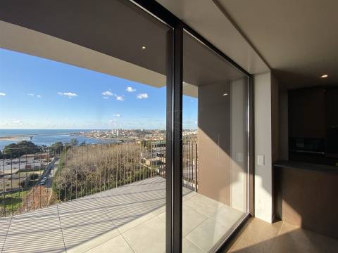 Jardins d’Arrábida: T3 Duplex Premium com Vista Deslumbrante-Vila Nova de Gaia