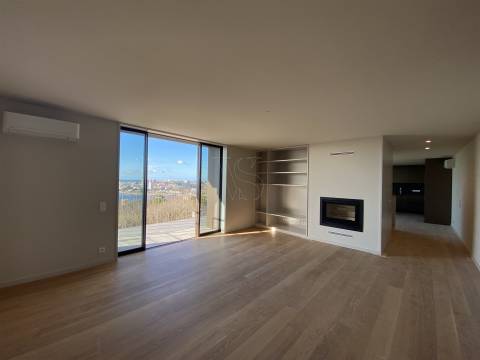 Jardins d’Arrábida: T3 Duplex Premium com Vista Deslumbrante-Vila Nova de Gaia