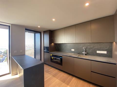 Jardins d’Arrábida: T3 Duplex Premium com Vista Deslumbrante-Vila Nova de Gaia