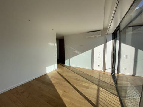 Cobertura T4 Exclusiva em Matosinhos Sul – Pronta a Habitar - 5 min da Praia de Matosinhos