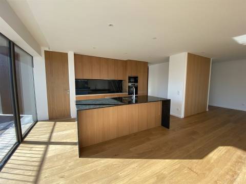 Cobertura T4 Exclusiva em Matosinhos Sul – Pronta a Habitar - 5 min da Praia de Matosinhos