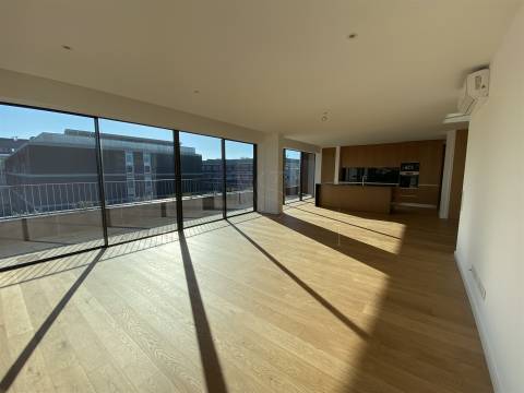 Cobertura T4 Exclusiva em Matosinhos Sul – Pronta a Habitar - 5 min da Praia de Matosinhos